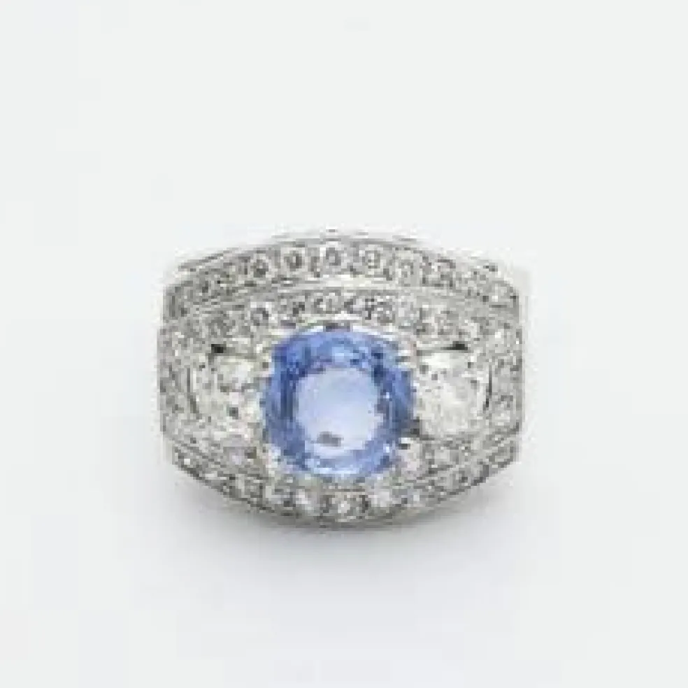Bague Art Déco saphir Ceylan naturel entourage diamants or gris