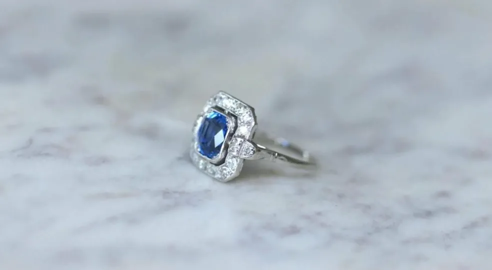 Bague Art Déco Saphir de Ceylan 2.68 Cts et Diamants