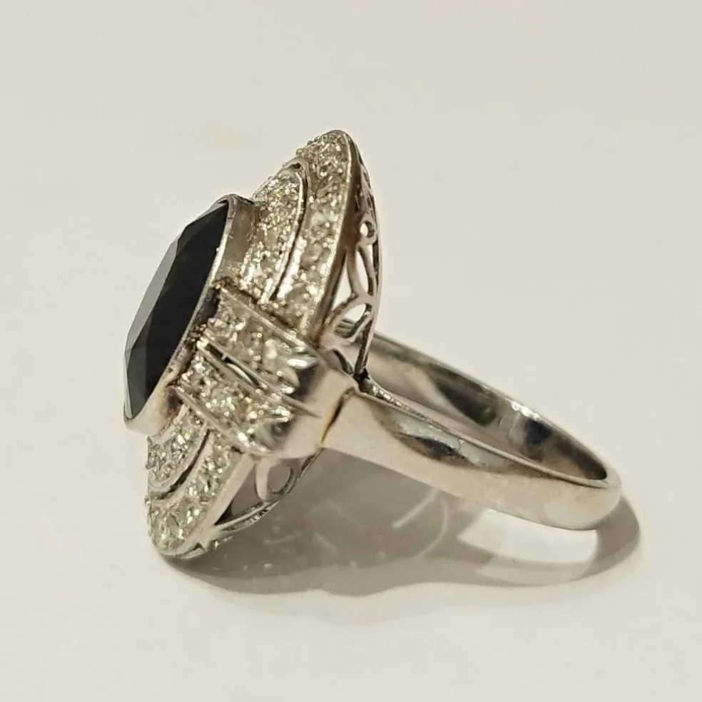 Bague Art Déco saphir et diamants platine