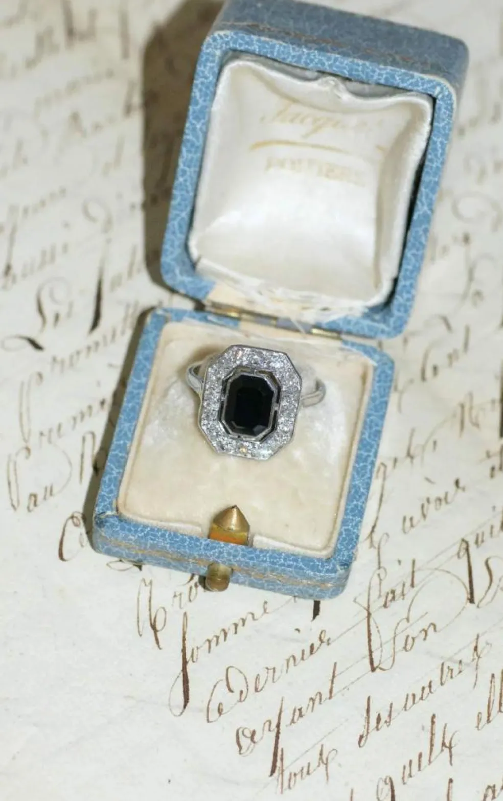 Bague Art Déco Saphir Octogonal et Diamants
