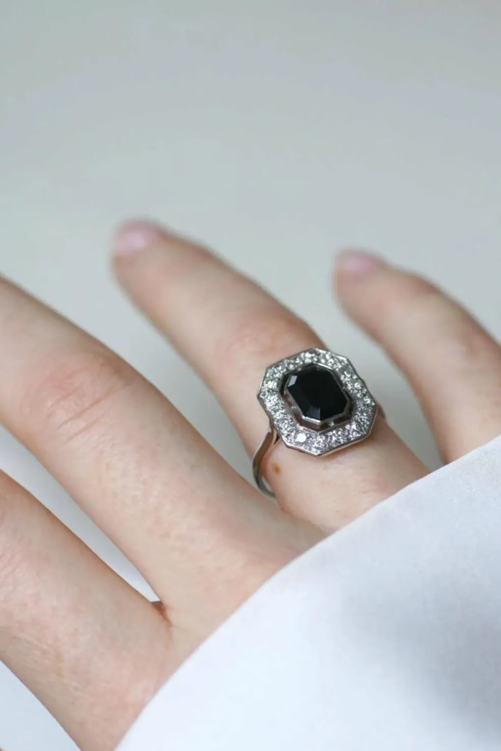 Bague Art Déco Saphir Octogonal et Diamants