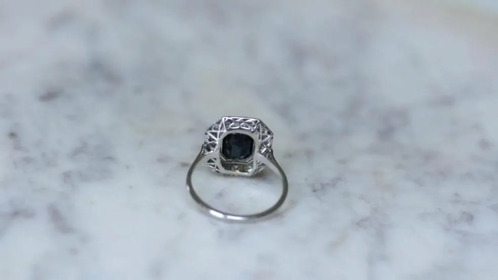 Bague Art Déco Saphir Octogonal et Diamants