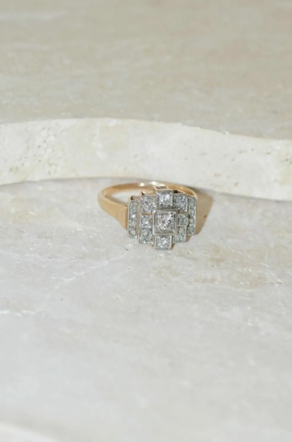 Bague Art Déco Tank Escalier or rose, platine, diamants