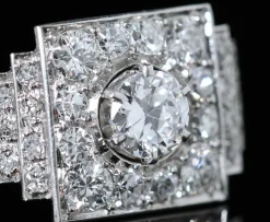 Bague Art Deco 1930 en platine et brillants.
