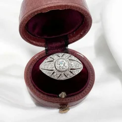 Bague Art Deco en Platine et Diamants