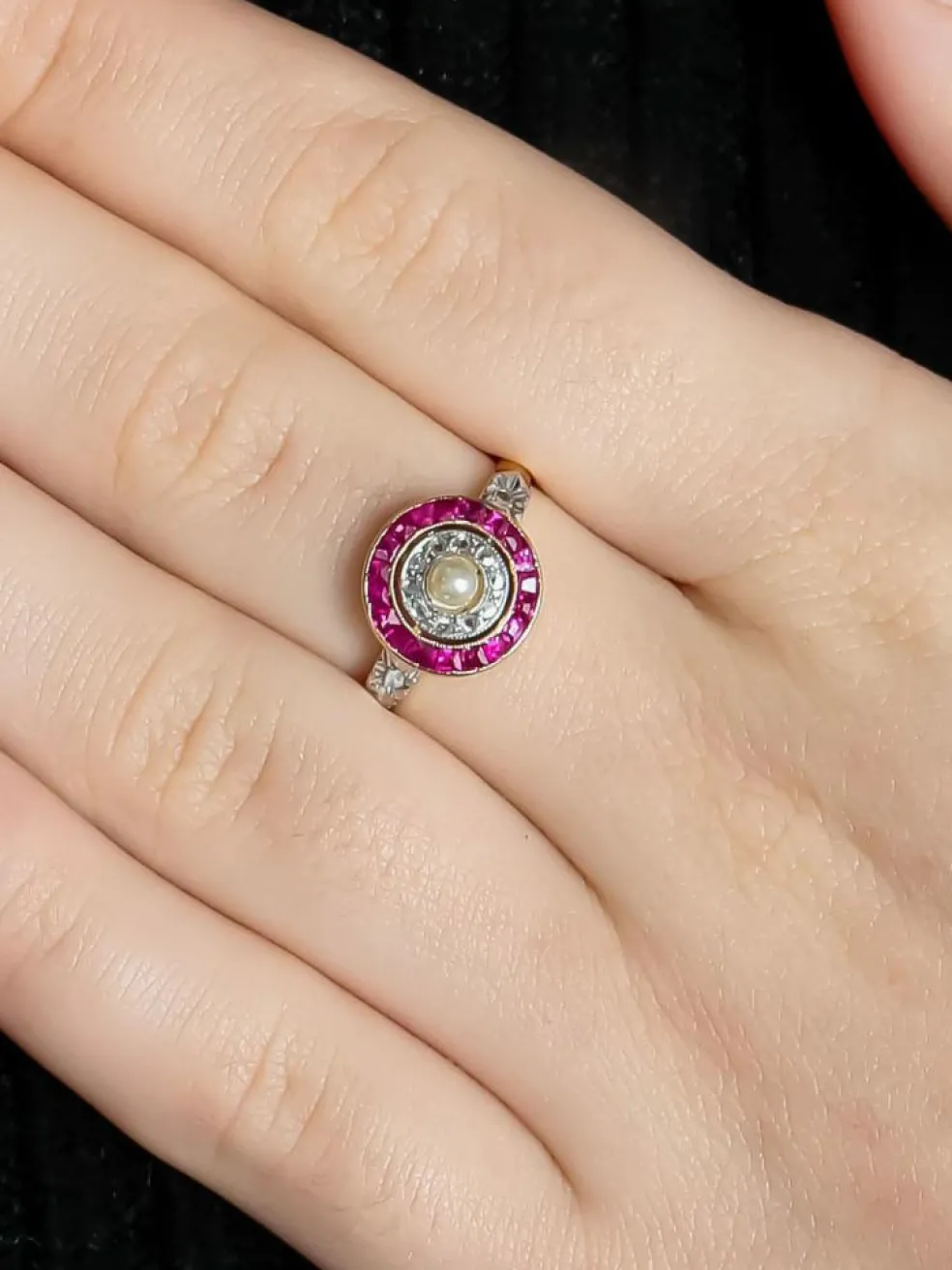 BAGUE ART DECO OR, DIAMANTS & RUBIS