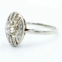 Bague Art Deco or platine et diamants
