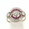 Bague Art Deco, platine, diamants et rubis calibrés