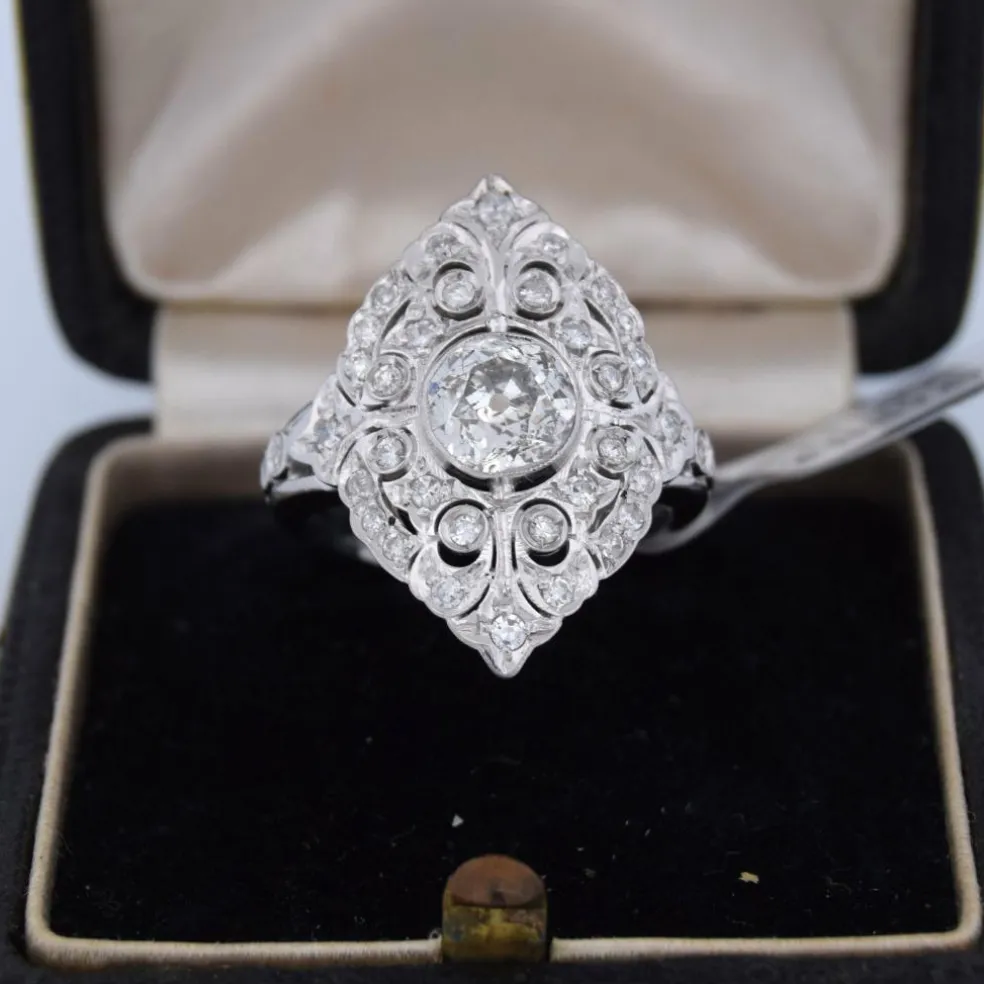 Bague Art Nouveau - or blanc, diamants
