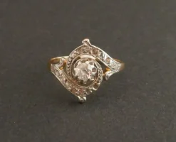 Bague Art Nouveau Diamants.