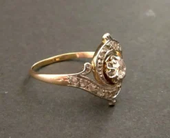 Bague Art Nouveau Diamants.