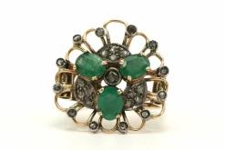 Bague Art Nouveau en or jaune 18 carats sertie d'émeraude et de diamants taille "rose"