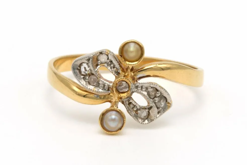 Bague Art Nouveau en or jaune 18 carats et argent sertie de diamants et de perles
