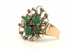 Bague Art Nouveau en or jaune 18 carats sertie d'émeraude et de diamants taille "rose"
