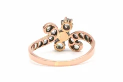Bague Art Nouveau en or jaune sertie d'une perle et de diamants