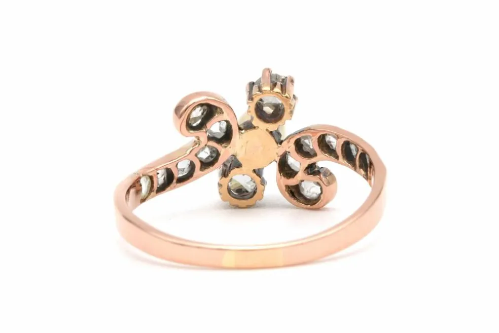 Bague Art Nouveau en or jaune sertie d'une perle et de diamants