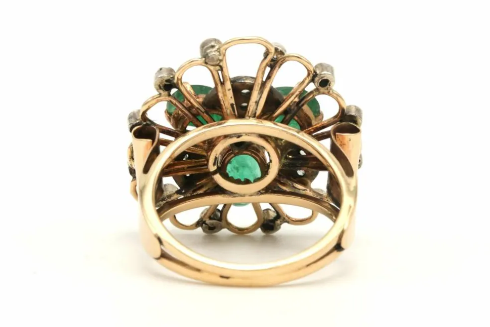 Bague Art Nouveau en or jaune 18 carats sertie d'émeraude et de diamants taille "rose"