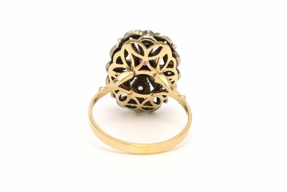 Bague Art Nouveau en or jaune et blanc 14 carats sertie d'un rubis naturel et de diamants