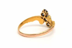 Bague Art Nouveau en or jaune 18 carats sertie de saphirs et d'un diamant