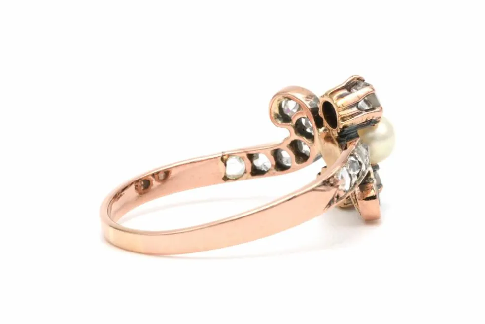 Bague Art Nouveau en or jaune sertie d'une perle et de diamants