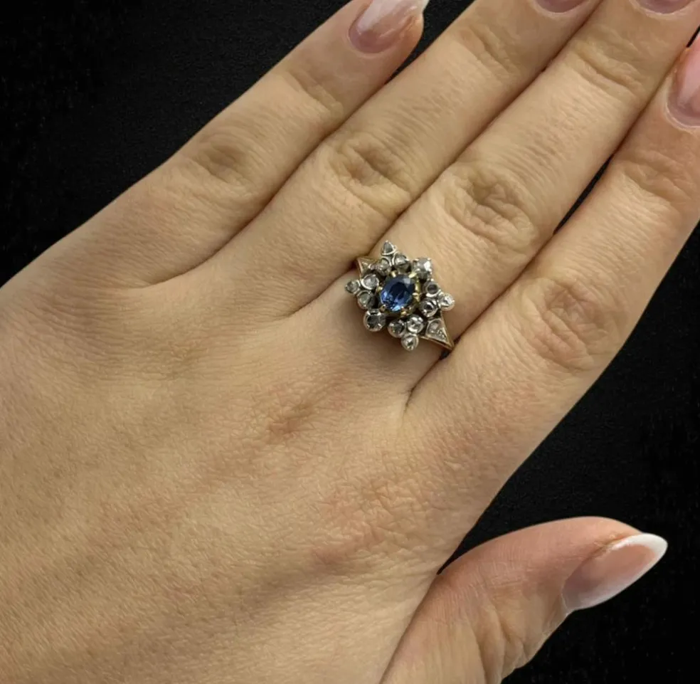 Bague Art Nouveau en or jaune avec saphir étoilé et diamants