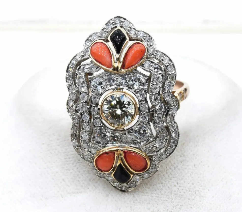 Bague Art Nouveau en platine et diamants