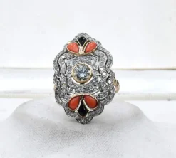 Bague Art Nouveau en platine et diamants