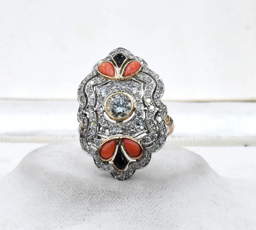 Bague Art Nouveau en platine et diamants