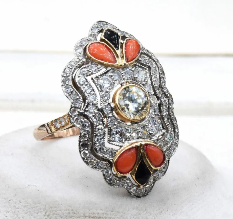 Bague Art Nouveau en platine et diamants