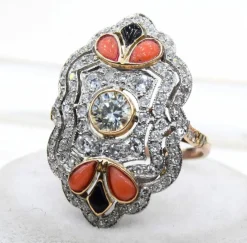 Bague Art Nouveau en platine et diamants
