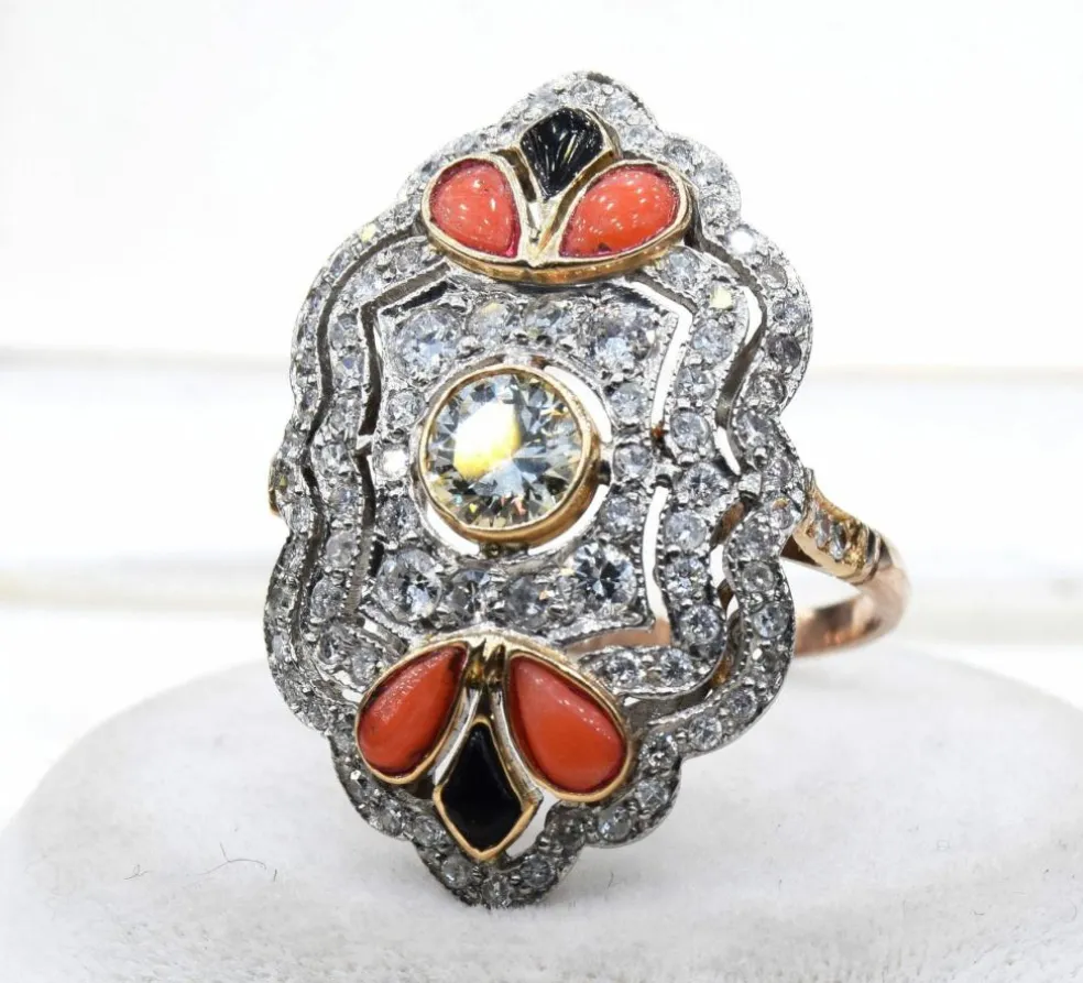 Bague Art Nouveau en platine et diamants
