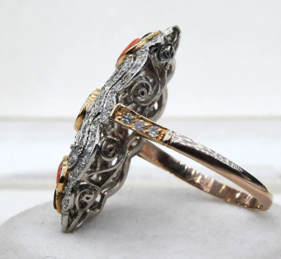 Bague Art Nouveau en platine et diamants