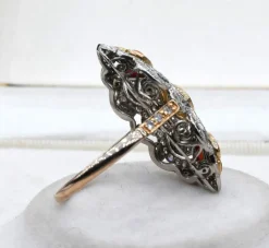 Bague Art Nouveau en platine et diamants