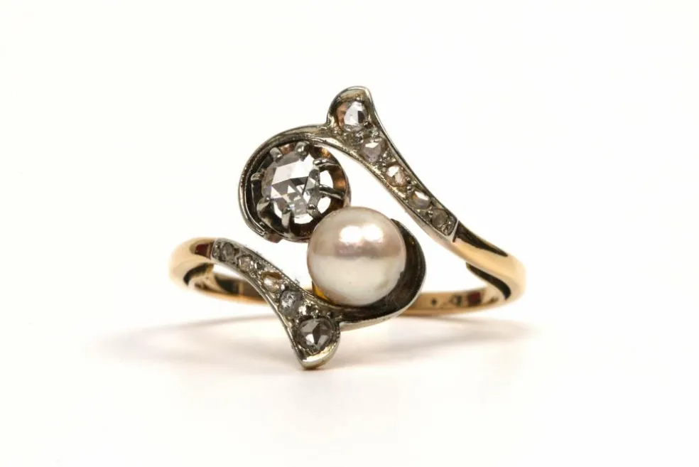 Bague Art Nouveau or jaune et argent, perle et diamants