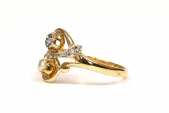 Bague Art Nouveau or jaune, perle, diamants