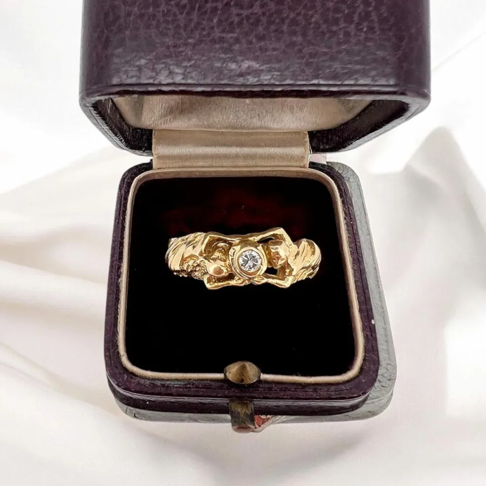 Bague Art Nouveau Or jaune 18 carats et Diamant Décor de Femmes