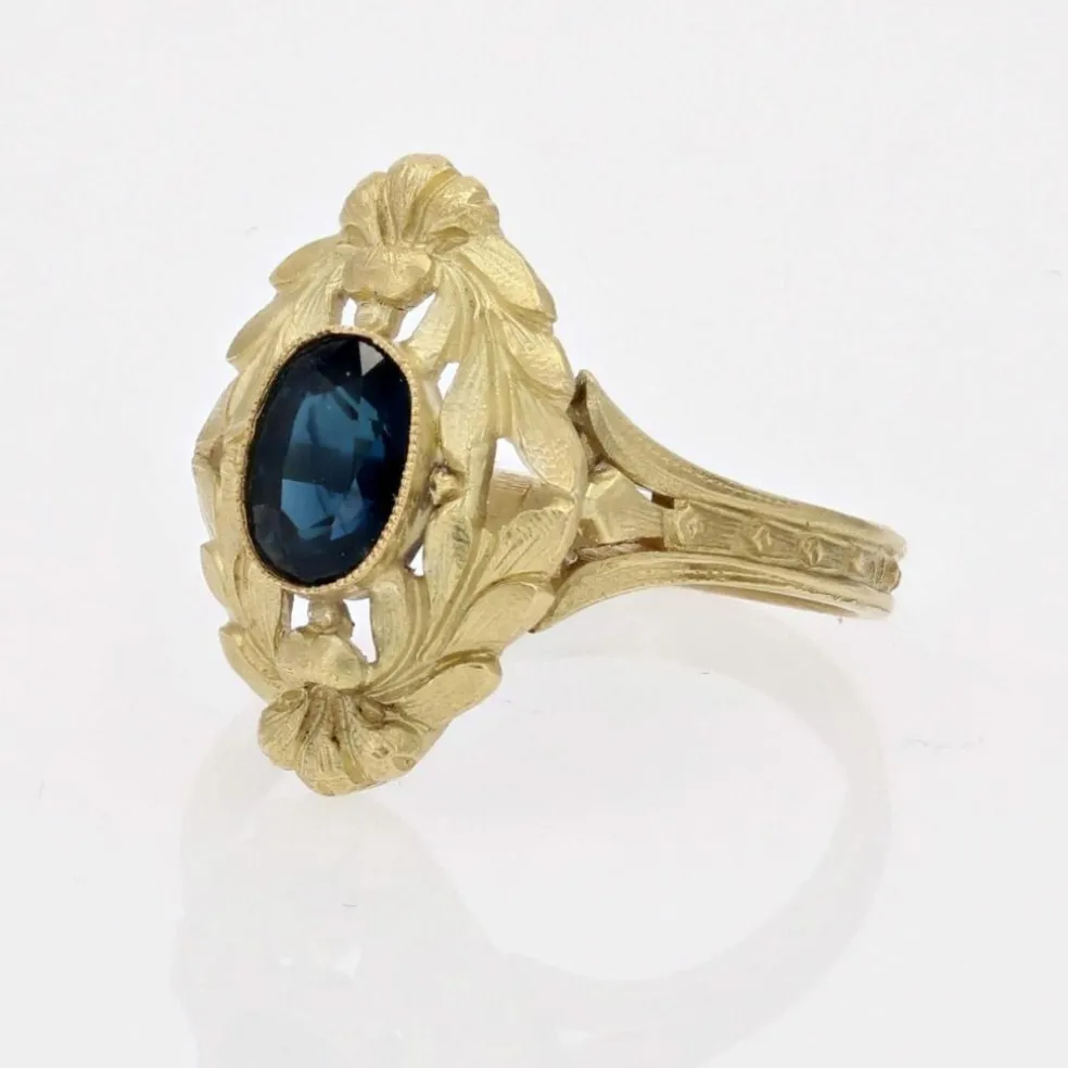 Bague Art Nouveau or jaune mat et saphir