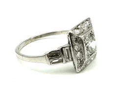 Bague Art-Déco, platine et diamants