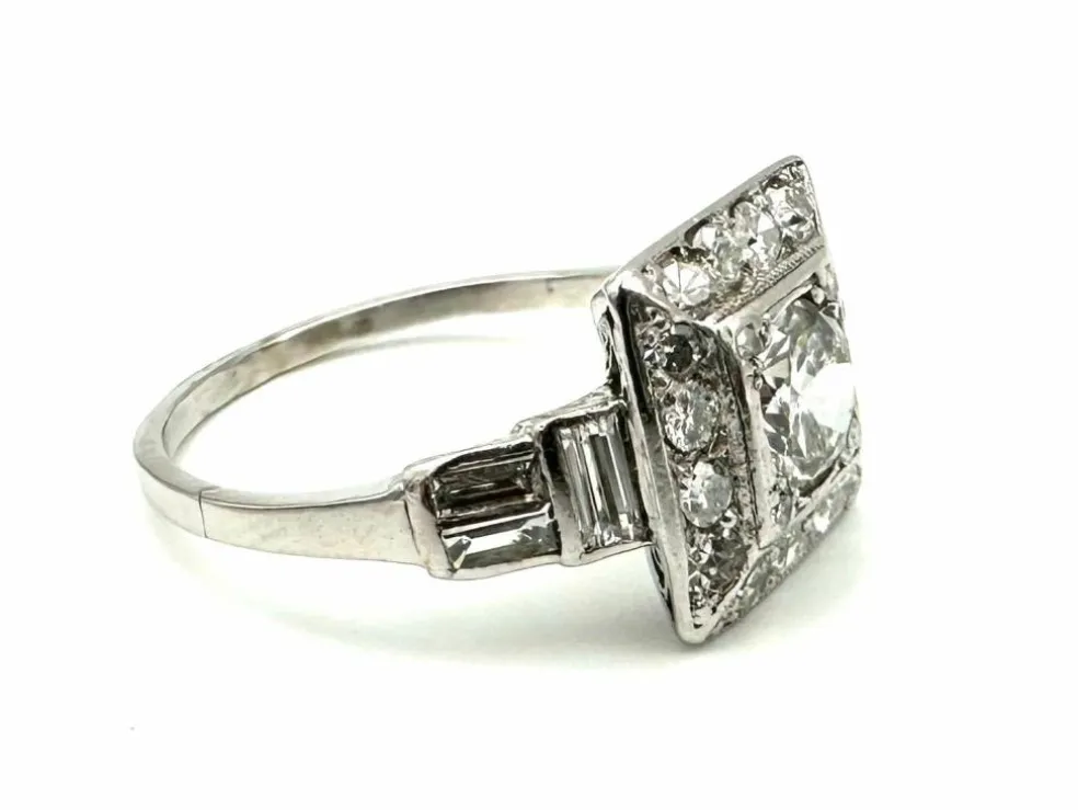 Bague Art-Déco, platine et diamants