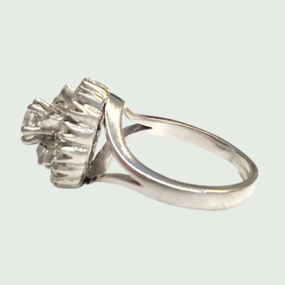 BAGUE AU DESIGN CONTEMPORAIN en OR 18 carats avec DIAMANTS