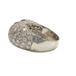 Bague au design contemporain du XXe siècle en or blanc 18 kt avec diamants