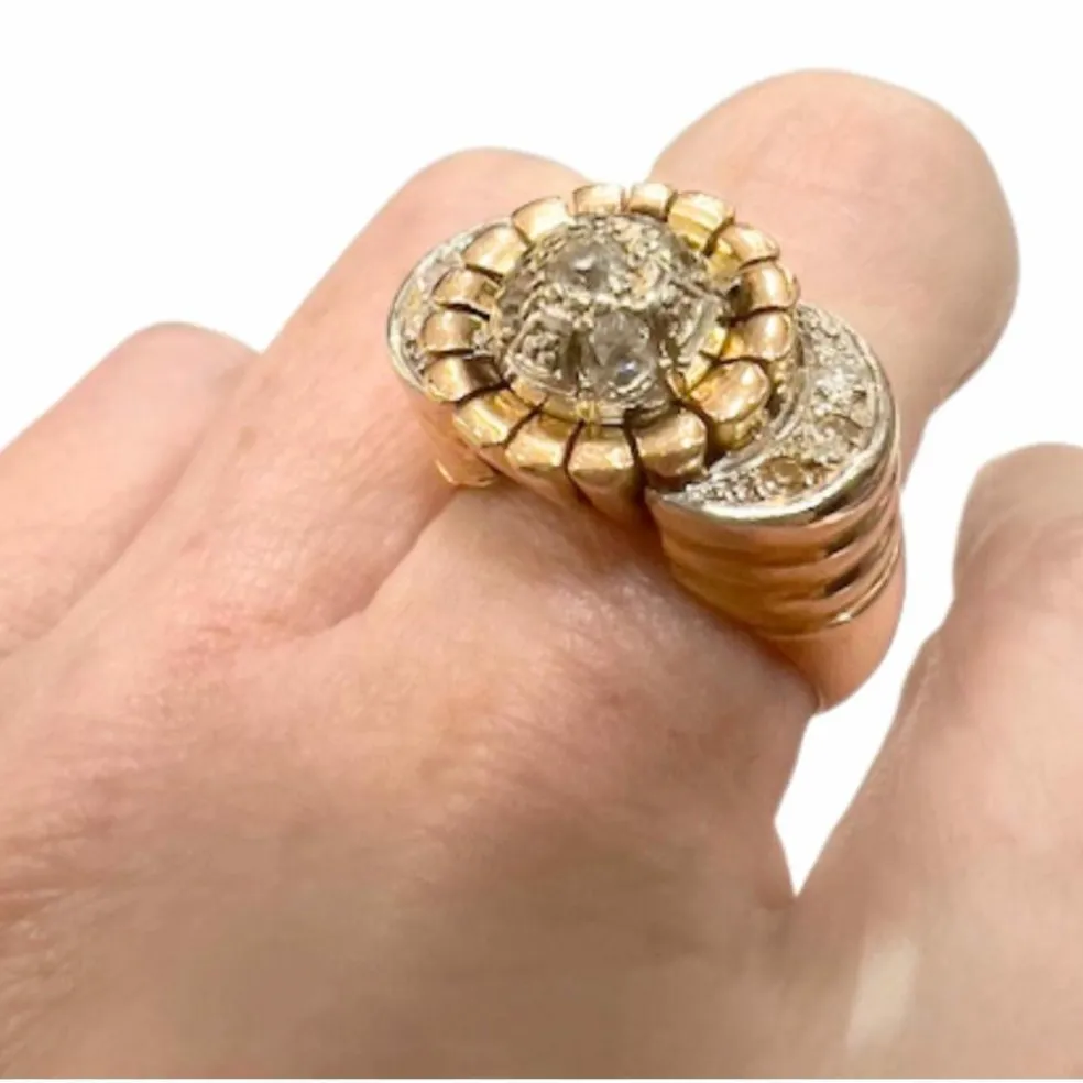 Bague au design rétro des années 1940-1945 en or 18 carats et platine avec diamants
