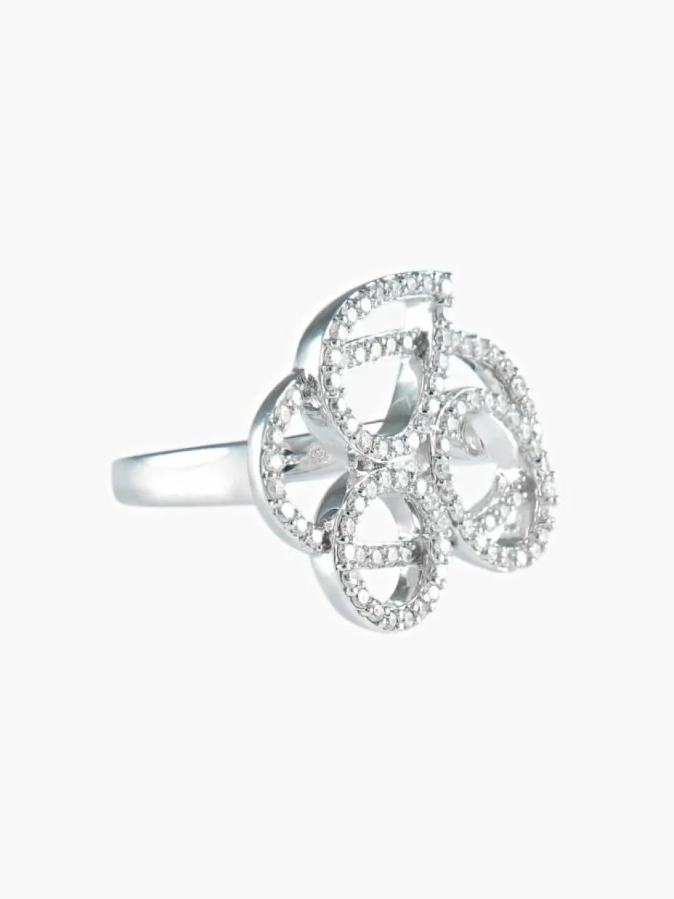 Bague au rond, ovales et poire Diamants