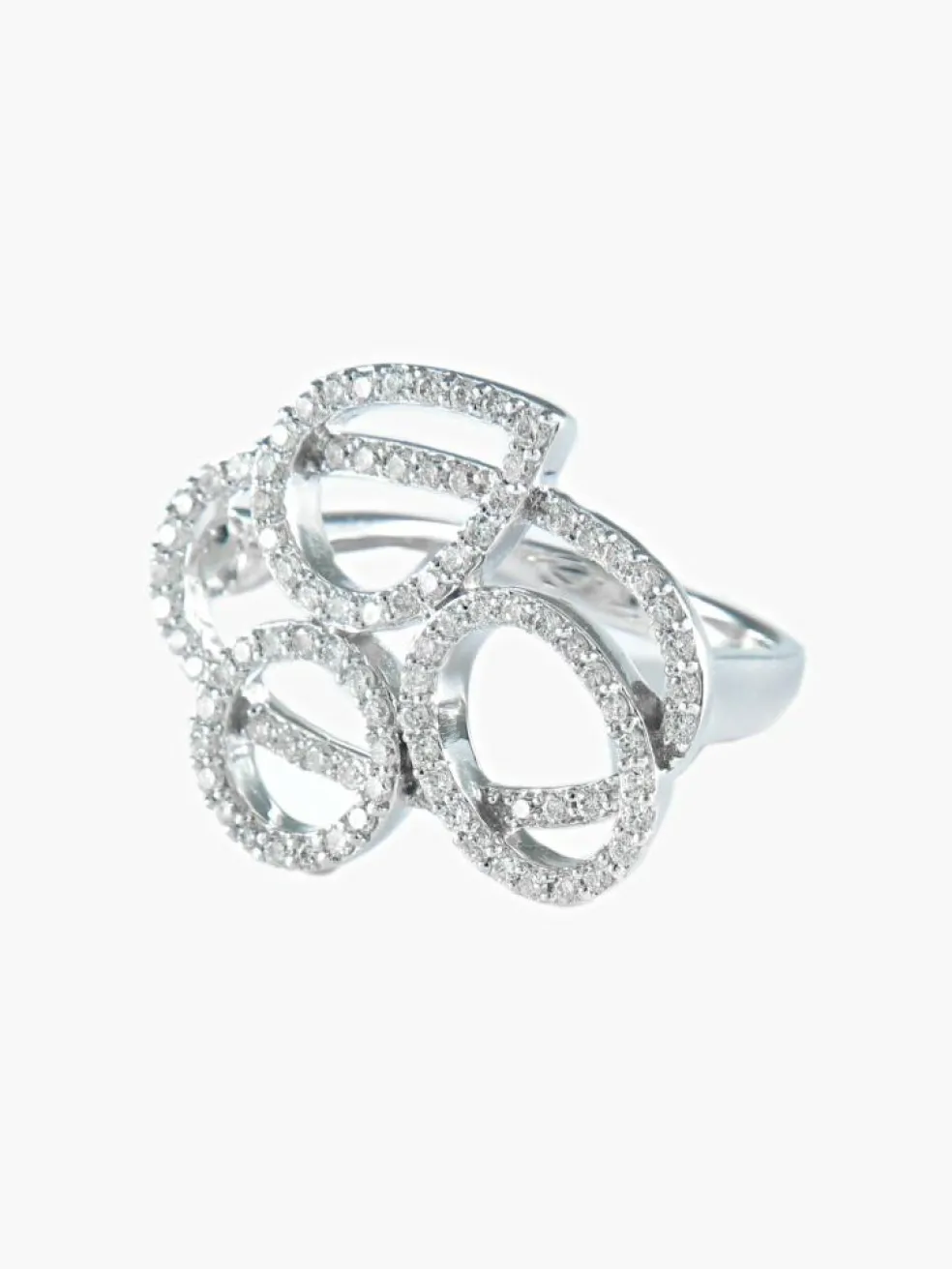 Bague au rond, ovales et poire Diamants