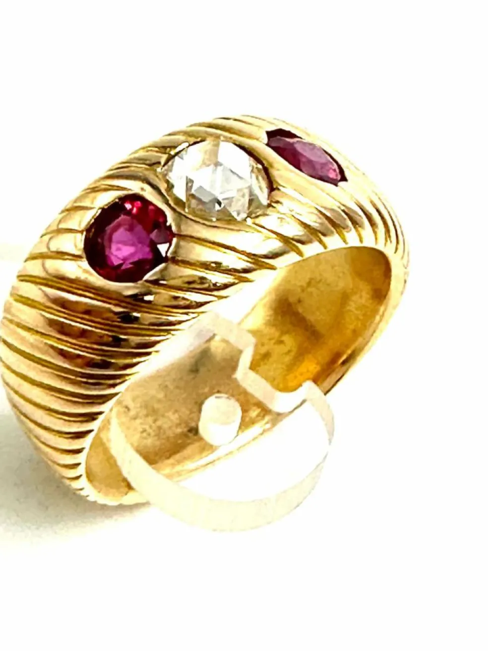 Bague austro-hongroise vintage de la fin du 19e siècle.