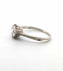Bague avec diamant important monté sur structure en platine