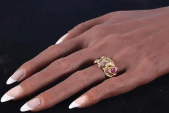 Bague avec diamant rubis et saphir