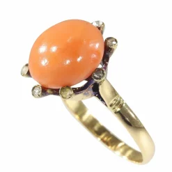 Bague avec diamants et corail