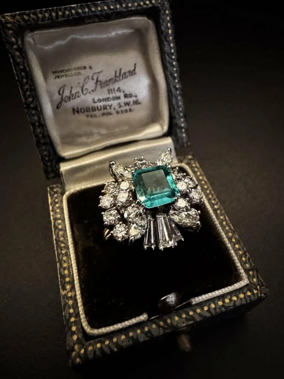 Bague avec Diamants et Émeraude