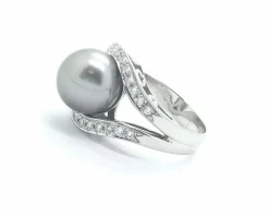 Bague avec diamants et perle de Tahiti